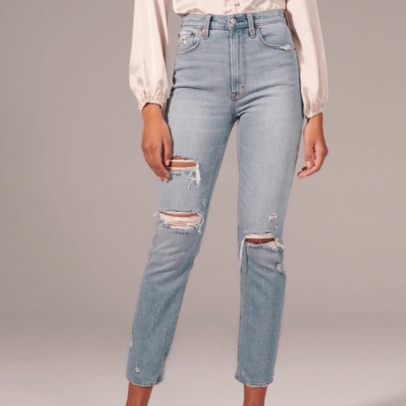 Abercrombie & Fitch Denim - NWT! Abercrombie & Fitch Ultra High Rise Mom Jeans Medium Ripped Wash, 29 Short